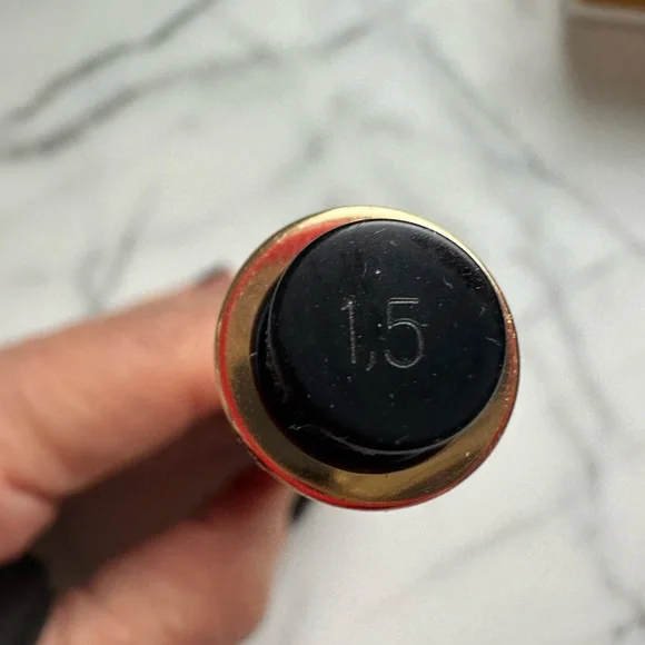 YSL Touche Eclat in shade 1.5 - Picture 4 of 5